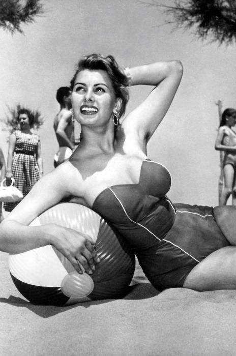 Sexy Sophia Loren 19