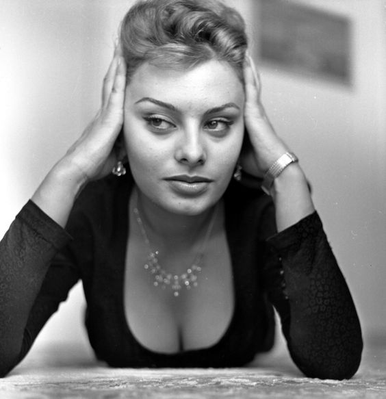 Sexy Sophia Loren 80