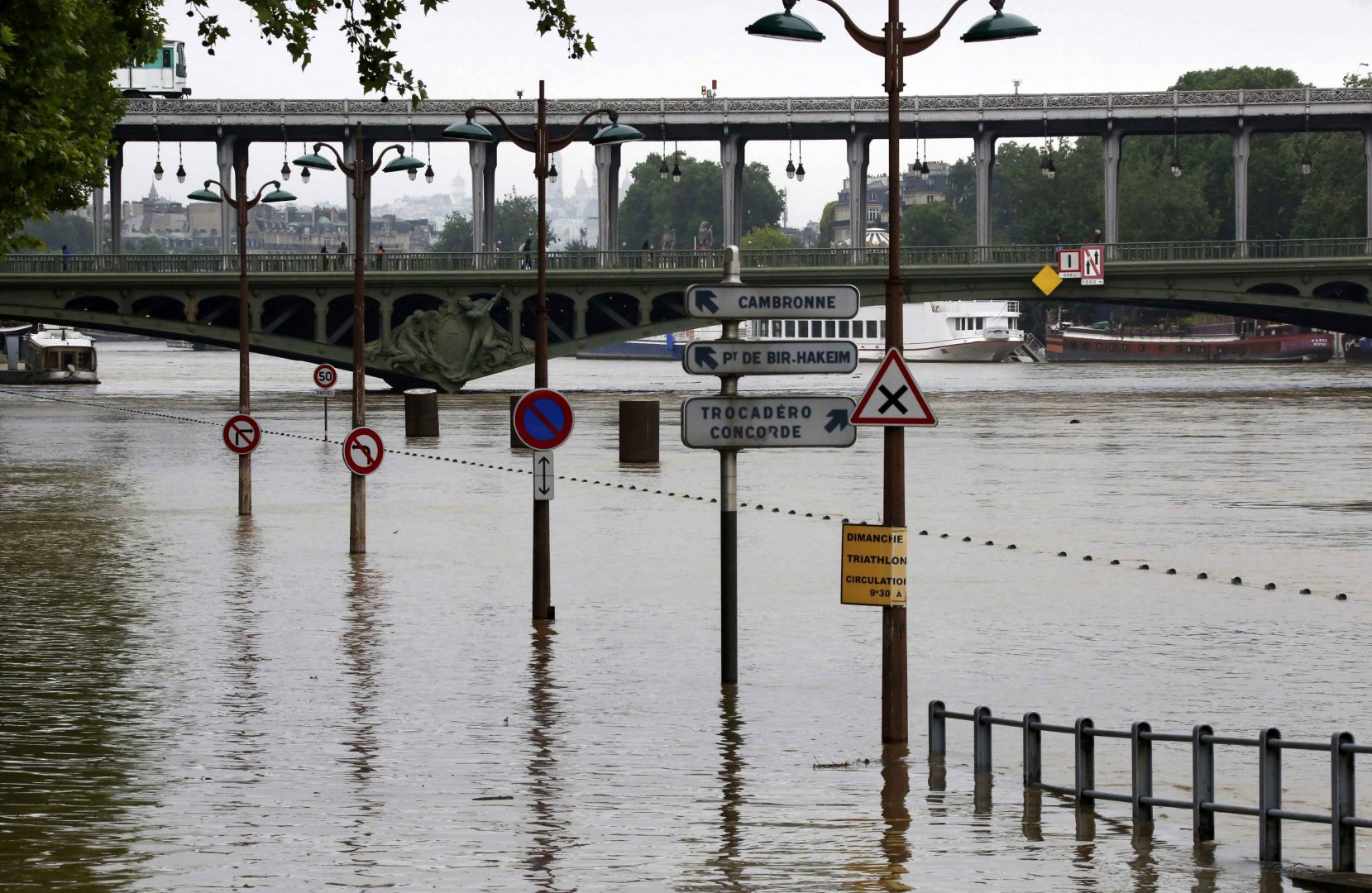 General view of flooding on the banks of the Seine River after days of heavy rainfall in Paris, France, June 2, 2016. REUTERS/Jacky Naegelen