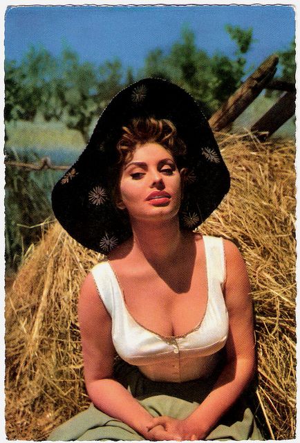 Sexy Sophia Loren 75